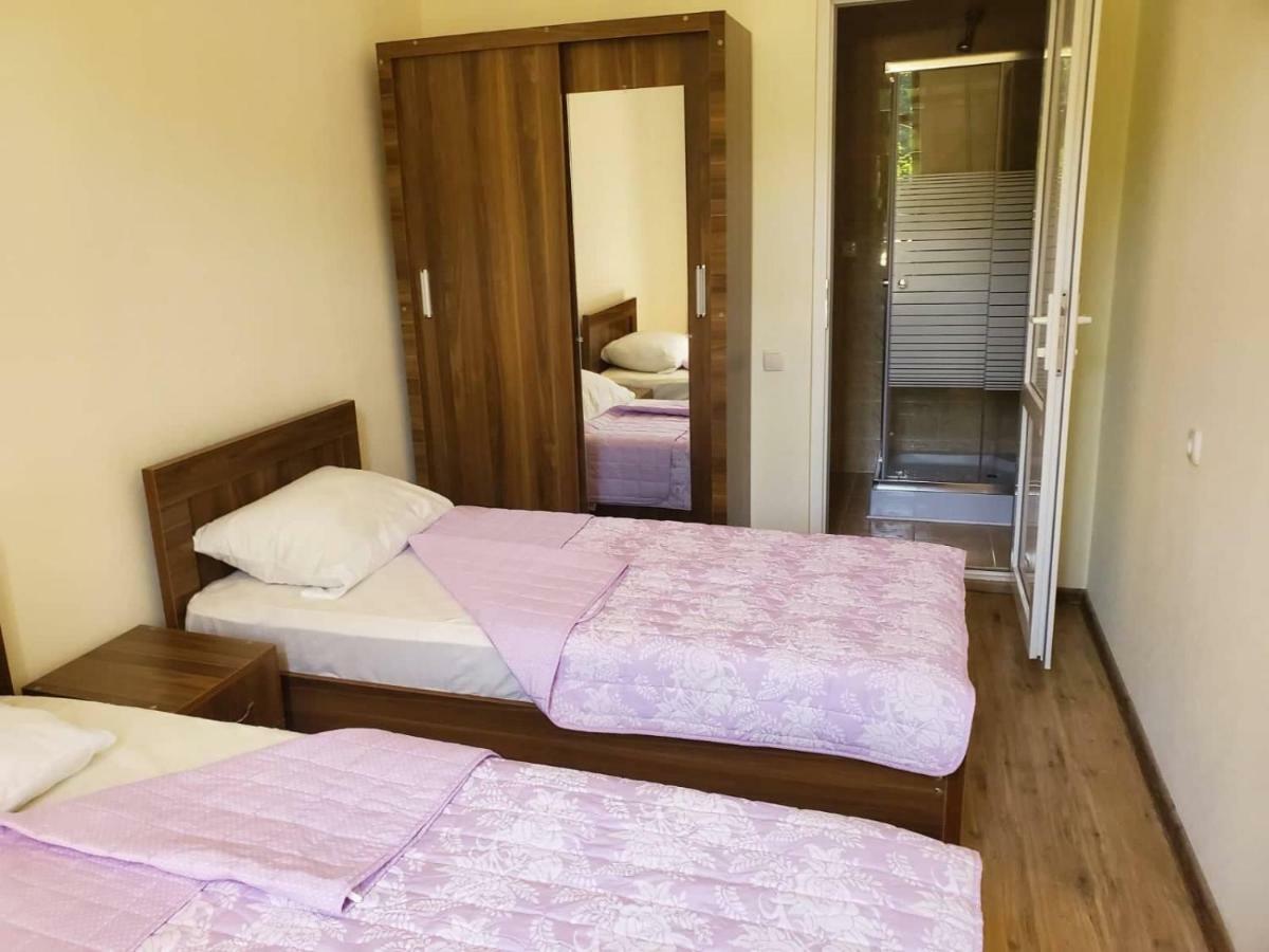 Hostel Family Koutaïssi Extérieur photo