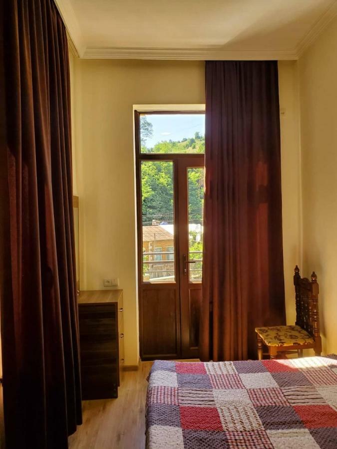 Hostel Family Koutaïssi Extérieur photo